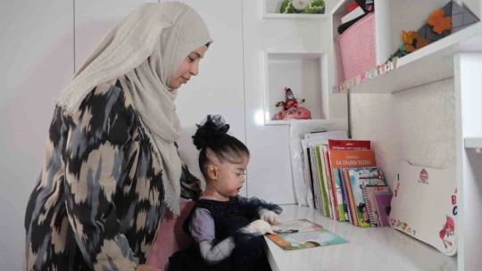 Tek dileği kelebek hastası kızına doyasıya sarılabilmek