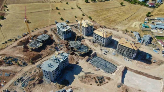 Temelini Cumhurbaşkanı Erdoğan atmıştı: Kalıcı konutların yapımı hızla sürüyor