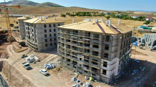 Temelini Cumhurbaşkanı Erdoğan atmıştı: Kalıcı konutların yapımı hızla sürüyor