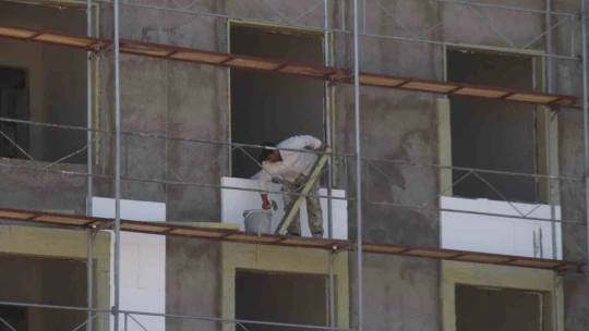 Temelini Cumhurbaşkanı Erdoğan atmıştı: Kalıcı konutların yapımı hızla sürüyor