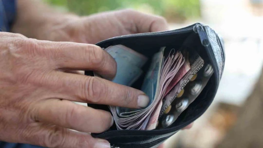 Temizlik işçisinden insanlık dersi: Altın ve para dolu cüzdanı polise teslim etti