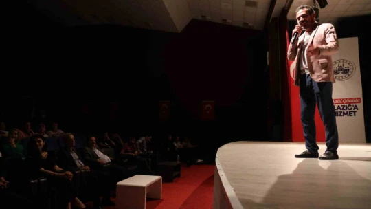 Tiyatro oyununda kadına yönelik şiddete dikkat çekildi
