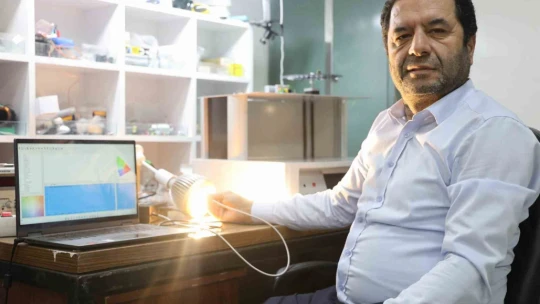 Türk bilim adamı, güneş ışığına ihtiyaç duymayan tarım cihazı geliştirdi