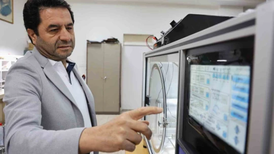 Türk profesör, fiziğin meşhur Coulomb Kanunu'nu cihaza dönüştürdü