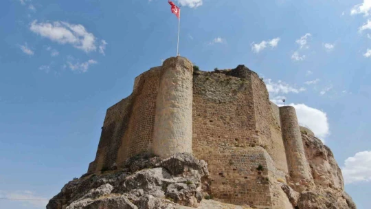 Türkiye'de benzeri yok, 700 yıllık metal atölyesi keşfedildi