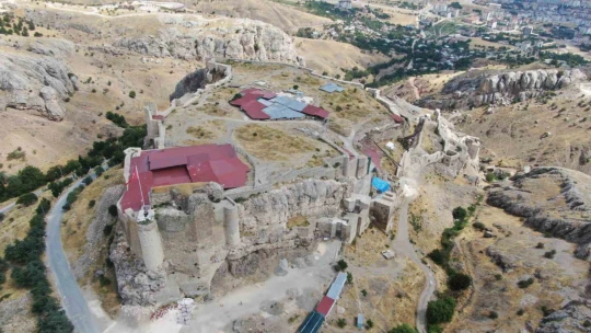 Türkiye'de benzeri yok, 700 yıllık metal atölyesi keşfedildi
