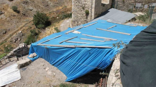Türkiye'de benzeri yok, 700 yıllık metal atölyesi keşfedildi