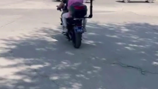 Üniversite sınavına geç kalanların yardımına polisler yetişti