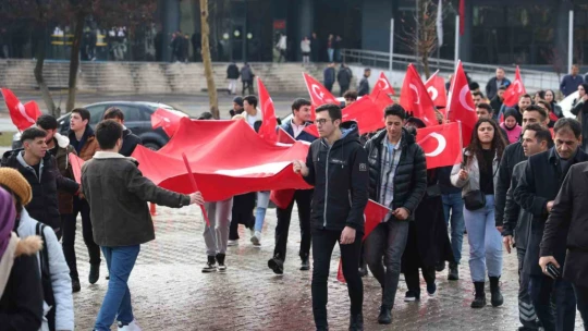 Üniversiteli öğrencilerden 'Teröre Lanet' yürüyüşü