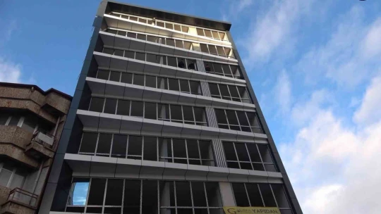 Vatandaşlar, intihar girişimini film gibi izleyip canlı yayın açtı