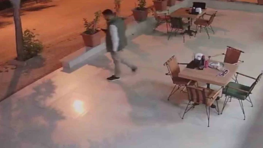 Yedi, içti ücreti ödemeden kalkıp gitti