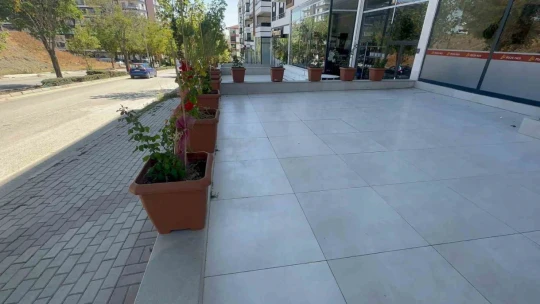 Yedi, içti ücreti ödemeden kalkıp gitti