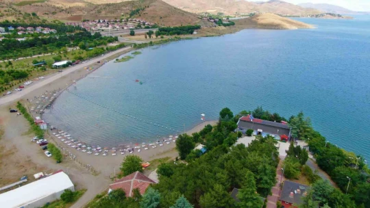 Yer bilimci Prof. Dr. Bingöl: 'Hazar Gölü'nün yükselmesi, fay hattına bağlıdır'