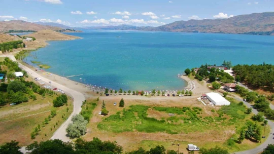 Yer bilimci Prof. Dr. Bingöl: 'Hazar Gölü'nün yükselmesi, fay hattına bağlıdır'