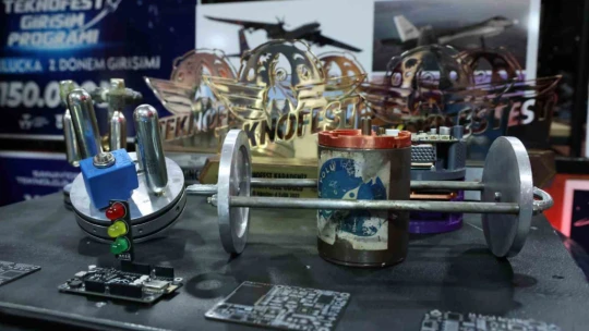 Yerli Malı Haftasında milli roket, robot ve dronlar sergilendi