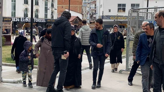 Zabıtalara, 'Dişim ağrıyor hastaneye gideceğim' diyerek kaçan dilenci kamerada