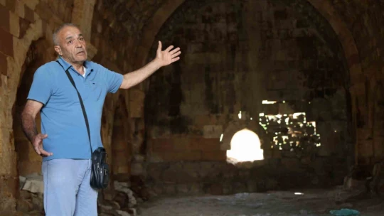 Zamana direnen 750 yıllık kervansaray restore edilmeyi bekliyor