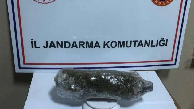 Elazığ'da pet şişe içerisine zulalanmış esrar ele geçirildi