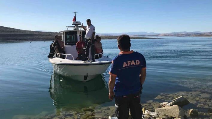 Elazığ'da tekneyle birlikte suda kaybolan şahıs 'ROW'  ile aranıyor

