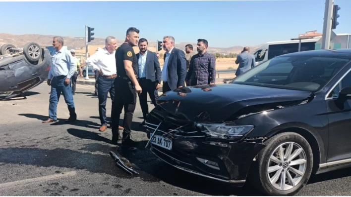 AK Parti Elazığ İl Başkanı Yıldırım'ın bulunduğu araç kaza yaptı

