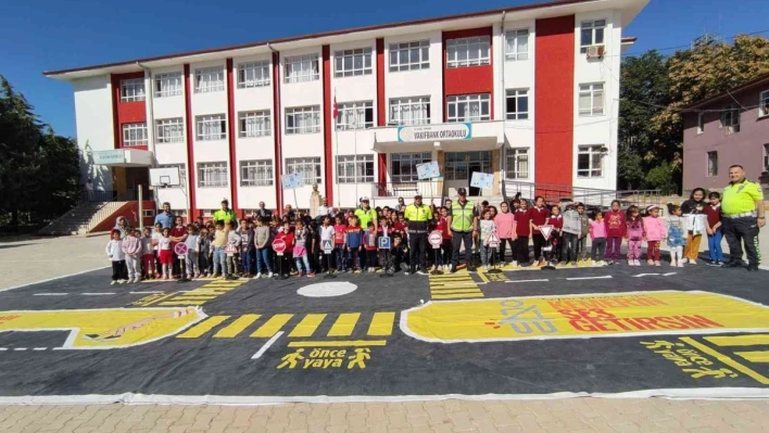 Elazığ'da trafik bilinci gelişimi faaliyetleri sürüyor

