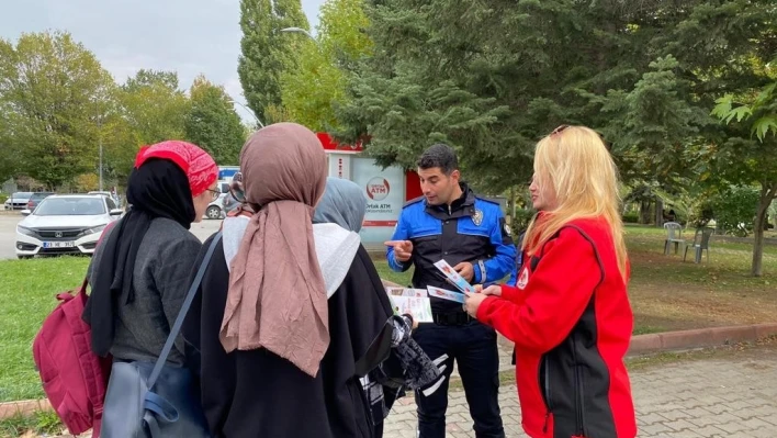 Elazığ'da polis, üniversite öğrencilerini bilgilendirdi

