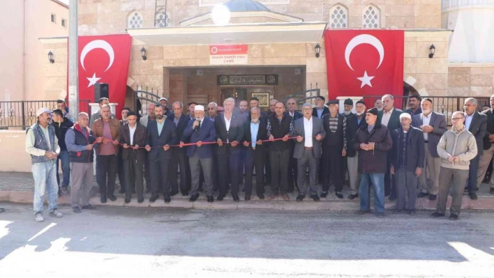 Deprem sonrası yıkılan Hasan Tahsin Paşa Camisi dualarla yeniden ibadete açıldı

