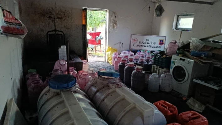 Elazığ'da 2 ton 600 litre kaçak şarap ele geçirildi

