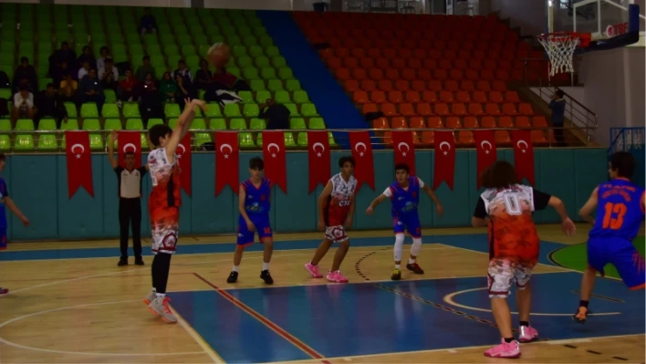 Elazığ'da U16 Basketbol Yerel Lig müsabakaları başladı

