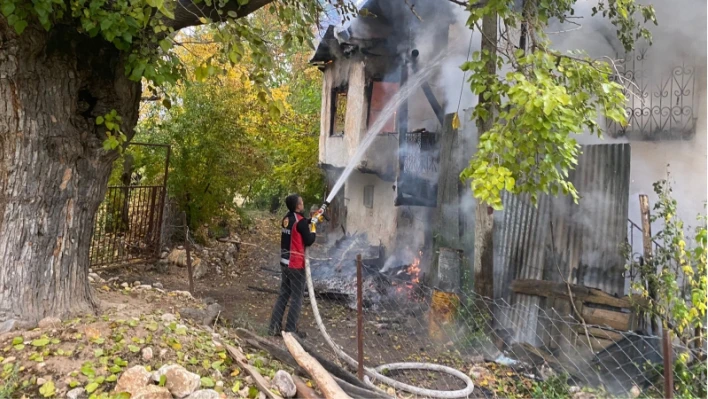 Elazığ'da yangın: 1 yaralı

