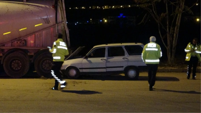 Elazığ'da silobasa çarpan araç sürücüsü alkollü çıktı

