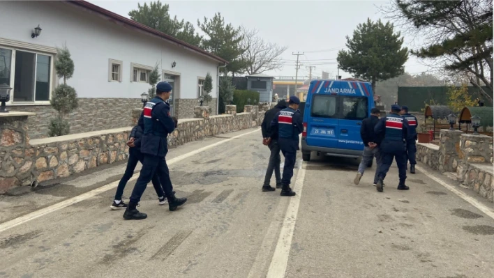 Elazığ'da 3 hırsızlık şüphelisi tutuklandı

