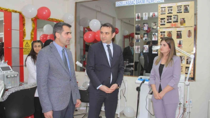 Elazığ'da bir lisede modern saç bakım ve cilt bakımı hizmetleri bölümü açıldı

