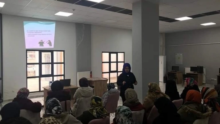 Elazığ'da 'ailede çocukla iletişim' semineri düzenlendi

