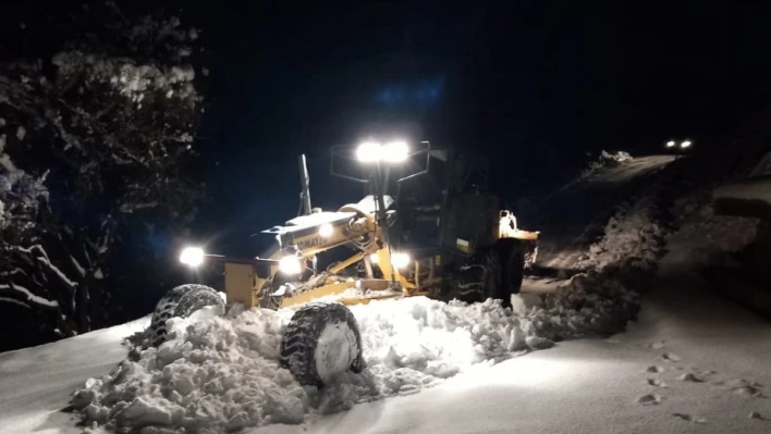 Elazığ'da 300 köy yolu ulaşıma açıldı

