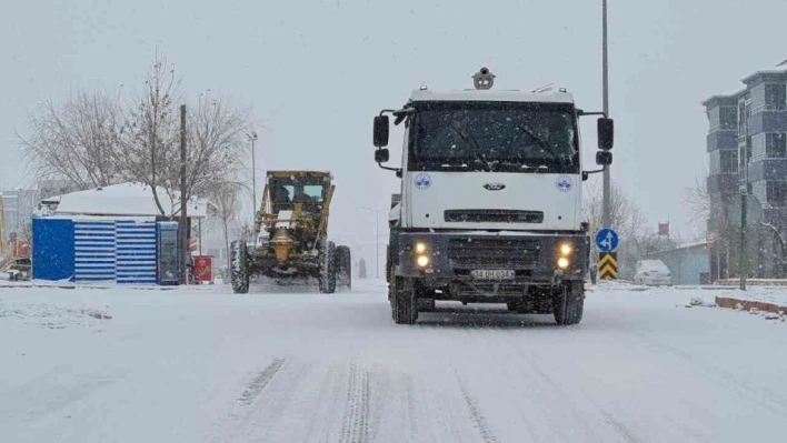 Elazığ'da kar mesaisi

