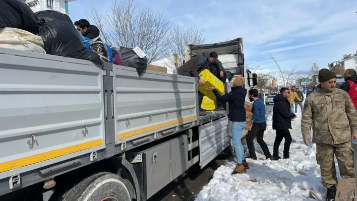 Tunceli'den Adıyaman'a ekmek ve yardım paketleri gönderildi

