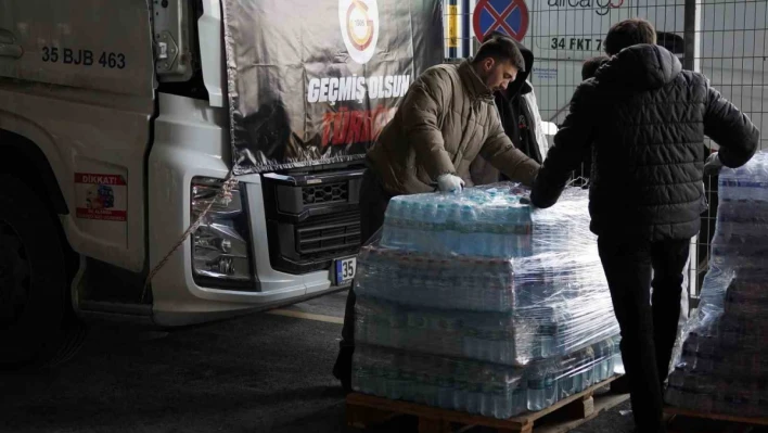 Nef Stadyumu'nda yardım çalışmaları devam ediyor

