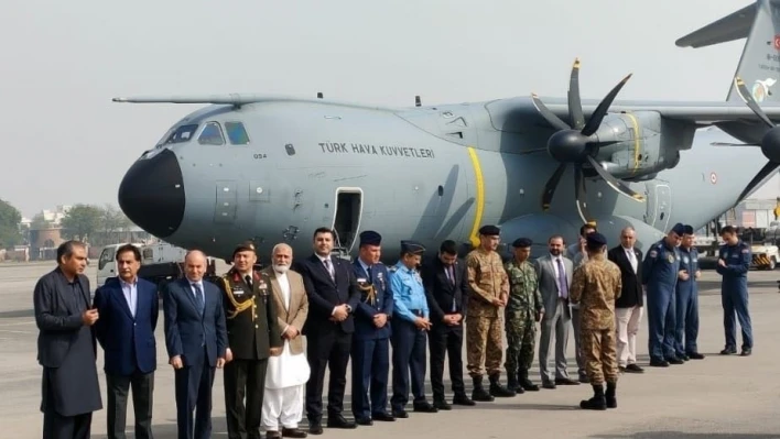 Pakistan'dan gelen yardım malzemeleri deprem bölgelerine doğru yola çıktı

