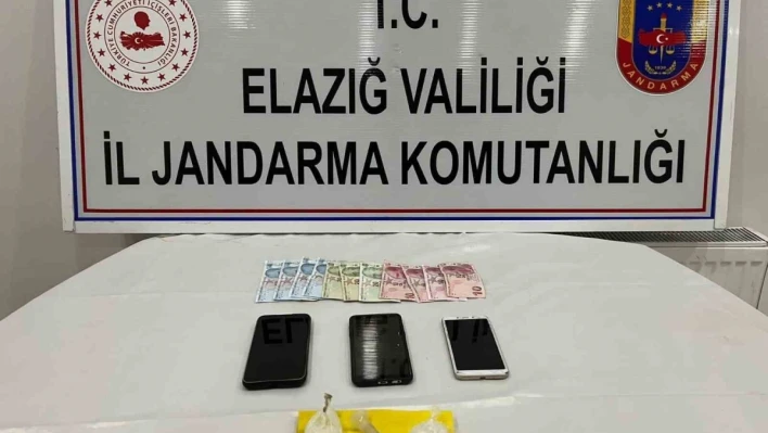 Elazığ'da jandarma ekipleri uyuşturucuya geçit vermiyor

