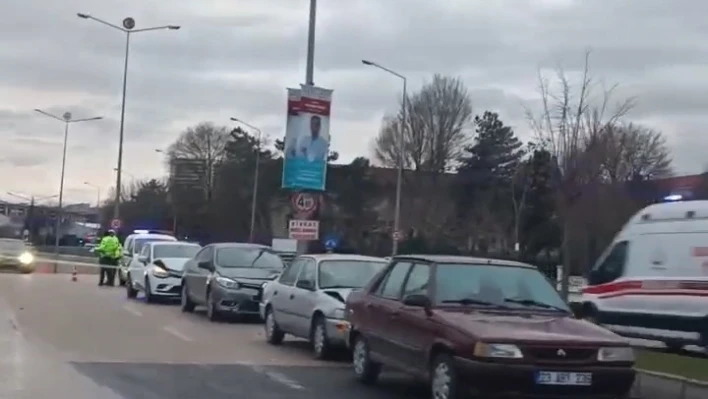 Elazığ'da zincirleme trafik kazası: 1 yaralı

