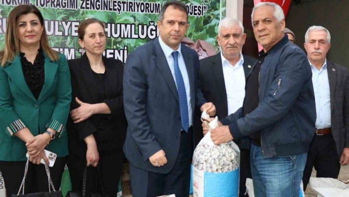 Elazığ'da çiftçilere yüzde 75 hibeli fasulye tohumu dağıtıldı

