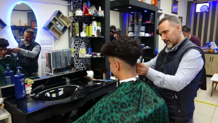 Berberlerin bayram mesaisi sürüyor

