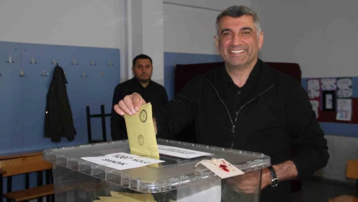 CHP Elazığ Milletvekili Erol oyunu kullandı

