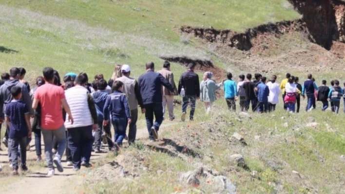 Elazığ'da doğa yürüyüşü düzenlendi

