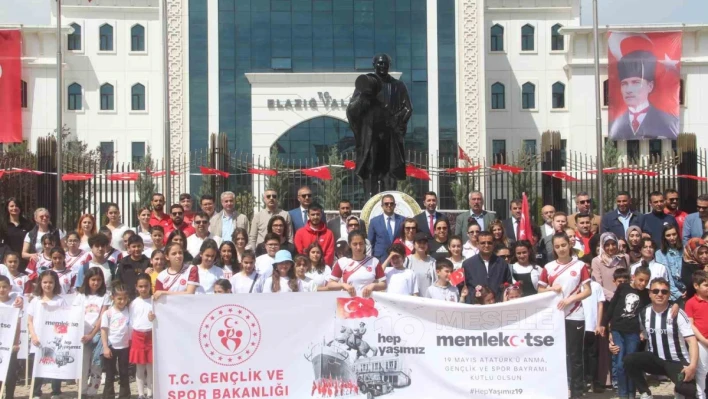 19 Mayıs kutlamaları çelenk sunma töreni ile başladı

