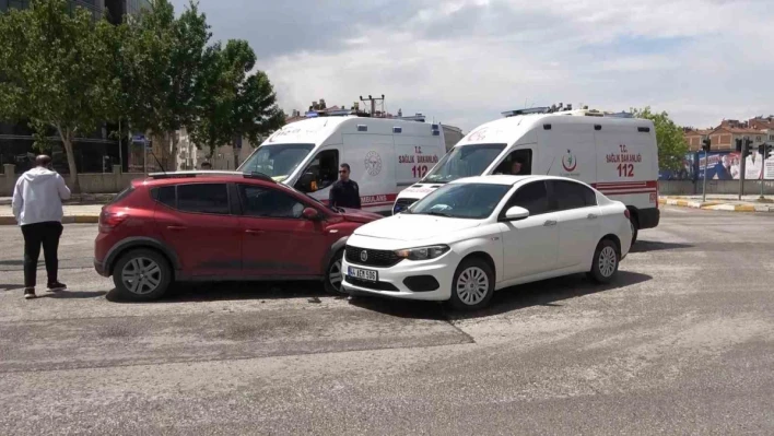 Elazığ'da trafik kazası: 2 yaralı

