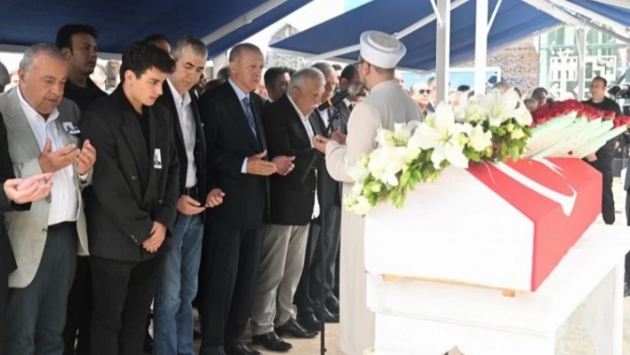 Gazeteci yazar Mehmet Barlas son yolculuğuna uğurlandı