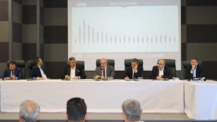 Elazığ protokolü muhtarla bir araya geldi

