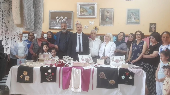 Elazığ'da kadınların el emekleri görücüye çıktı

